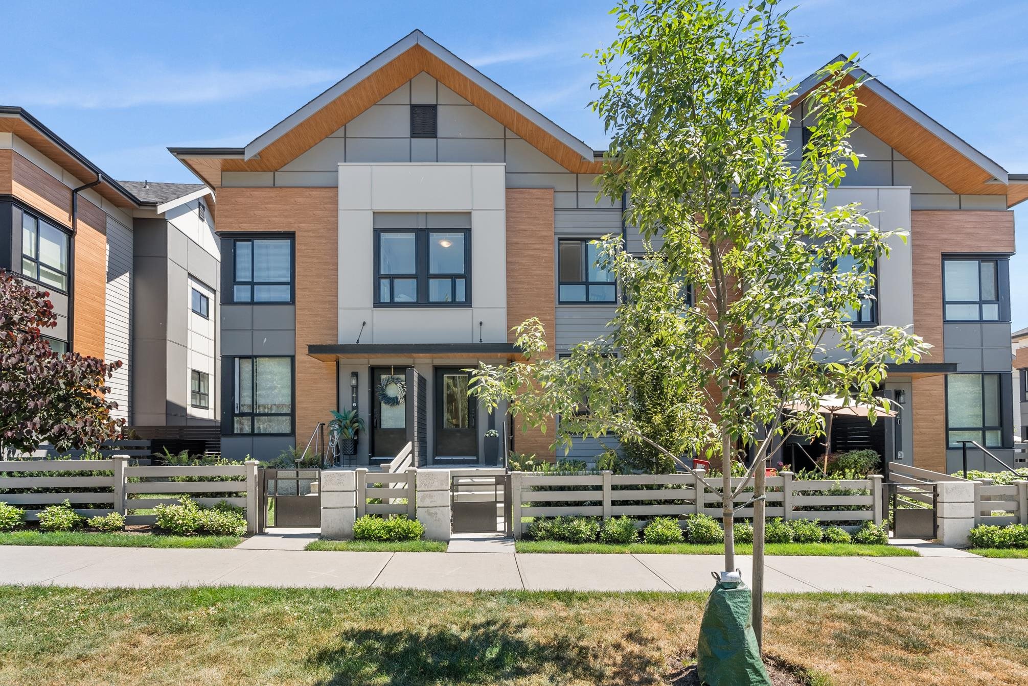 142-15111 Edmund Drive, Surrey, BC, V3S 0A5