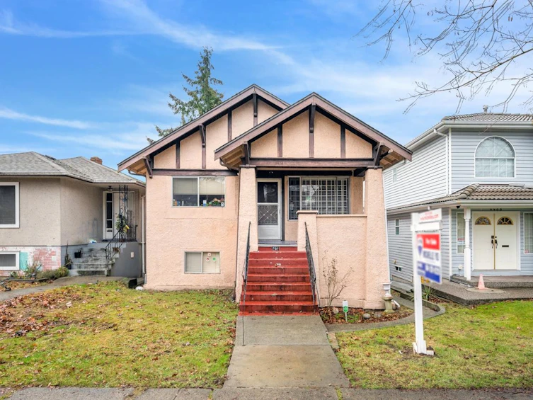 6474 Windsor Street, Vancouver, BC, V5W 3J5
