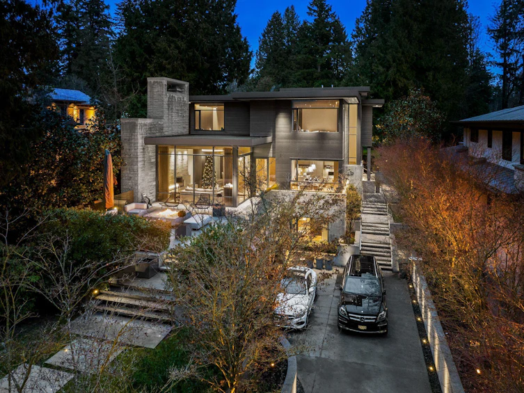 6330 Macdonald Street, Vancouver, BC, V6N 1E6