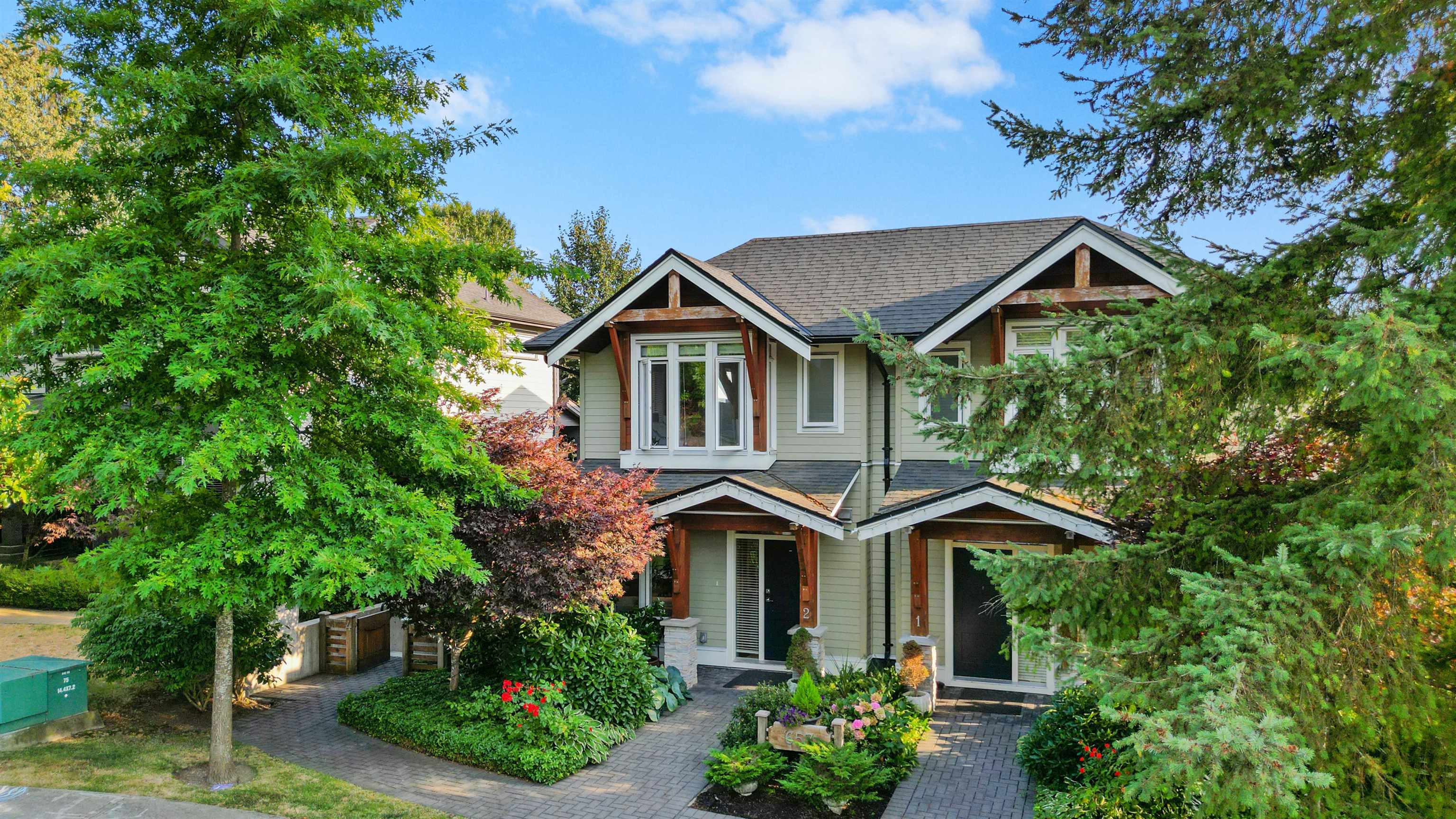 2-657 W 14th Street, North Vancouver, BC, V7M 1R3