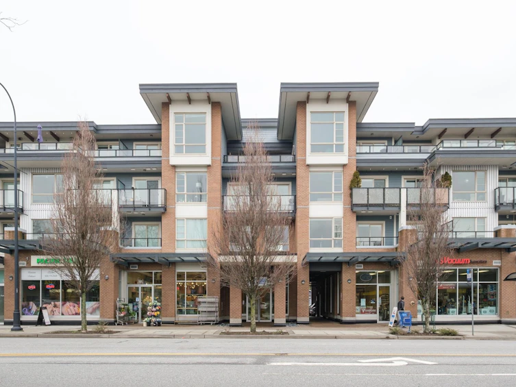 304-1330 Marine Drive, North Vancouver, BC, V7P 1T4