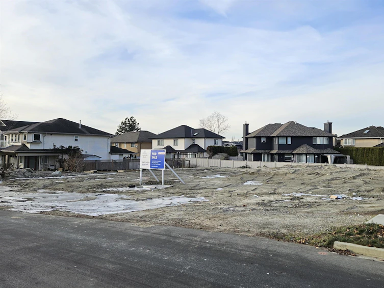 1128 SOUTH South Dyke Road, New Westminster, BC, V3M 5A2 - 11