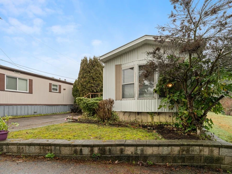 4-16039 Fraser Highway, Surrey, BC, V3S 2W9
