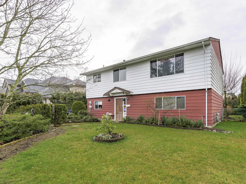 17480 63a Avenue, Surrey BC V3S 5J5