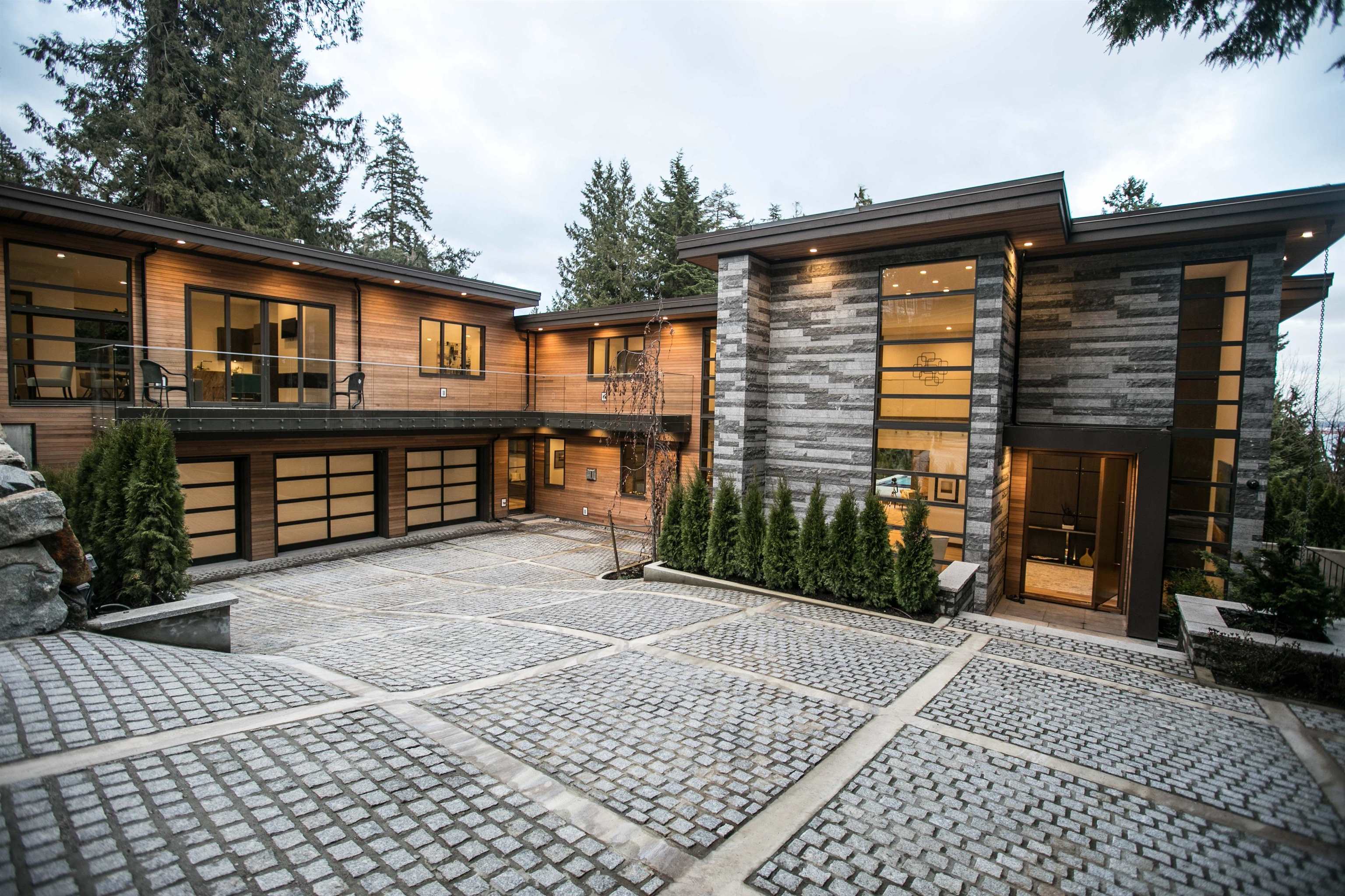4550 Piccadilly North Road, West Vancouver, BC, V7W 1C9