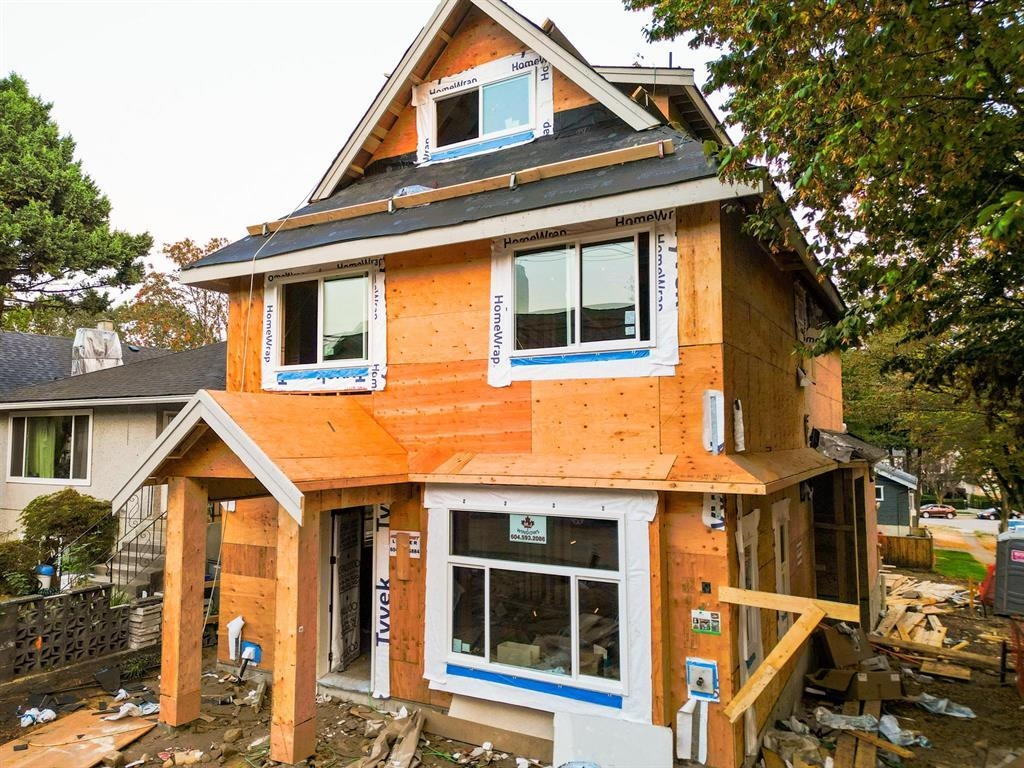 3605 Monmouth Avenue, Vancouver, BC, V5R 4K2