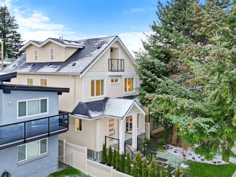 3192 E 19th Avenue, Vancouver, BC, V5M 2T1