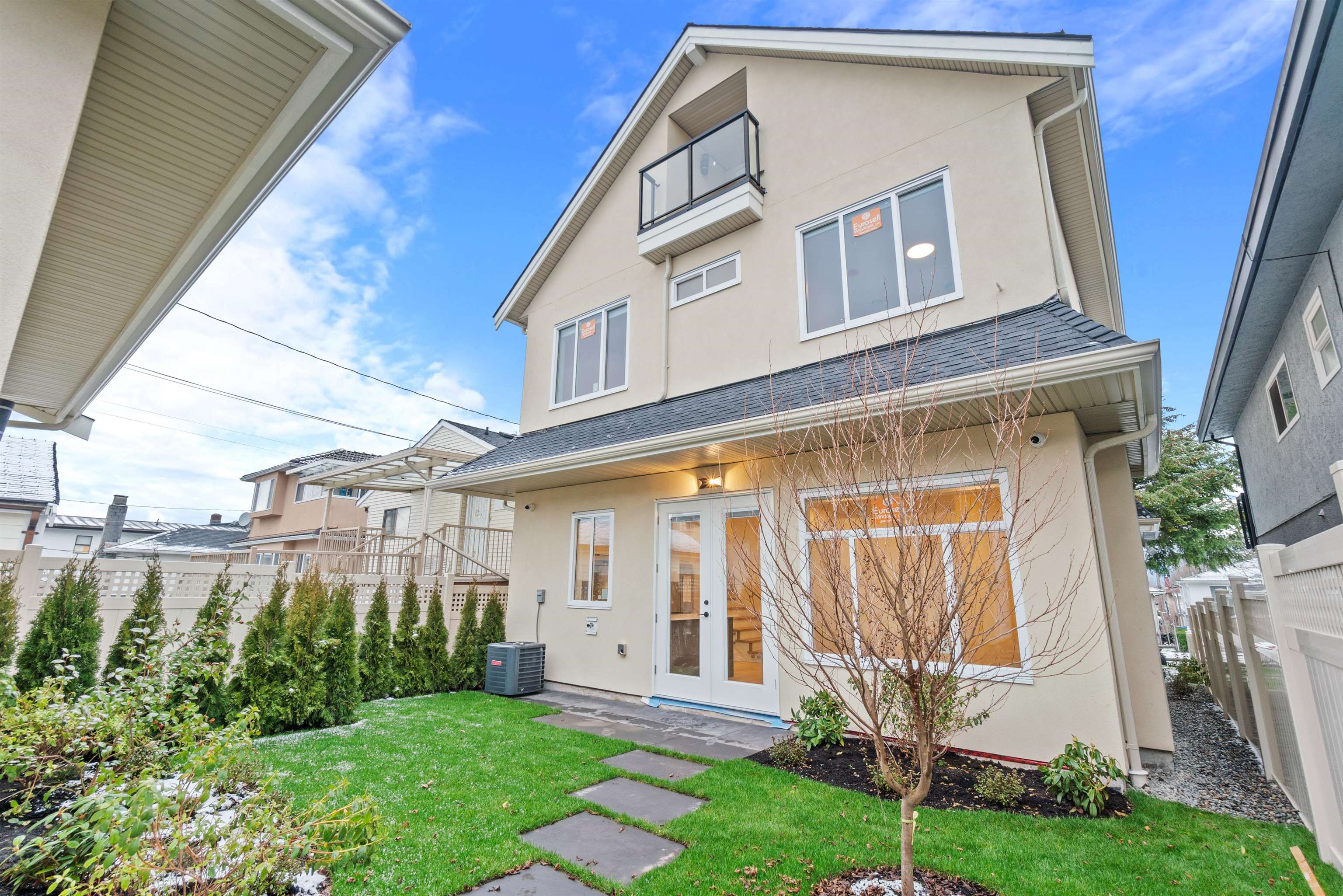 3194 E 19th Avenue, Vancouver, BC, V5M 2T1