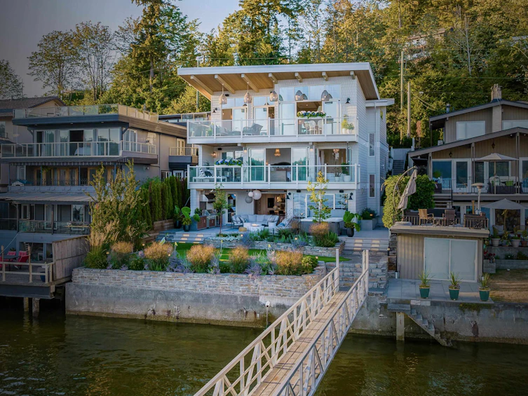932 Alderside Road, Port Moody, BC, V3H 3A6