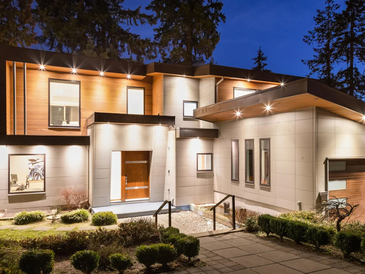 503 Crestwood Avenue, North Vancouver, BC, V7N 3C4