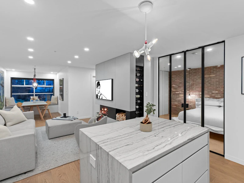 104 - 108 W Esplanade Street, North Vancouver BC V7M 3M8