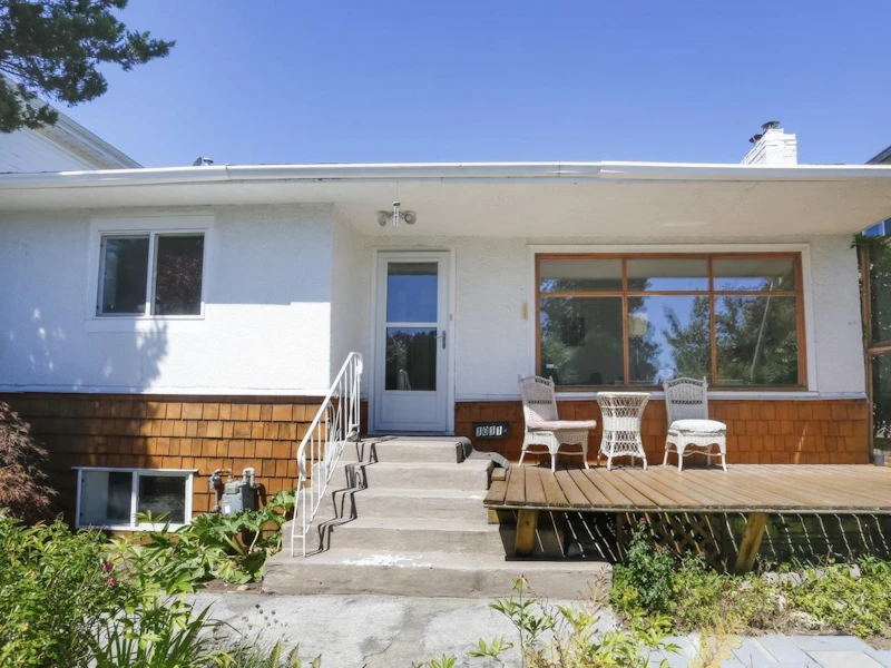 1011 E 56th Avenue, Vancouver BC V5X 1S1