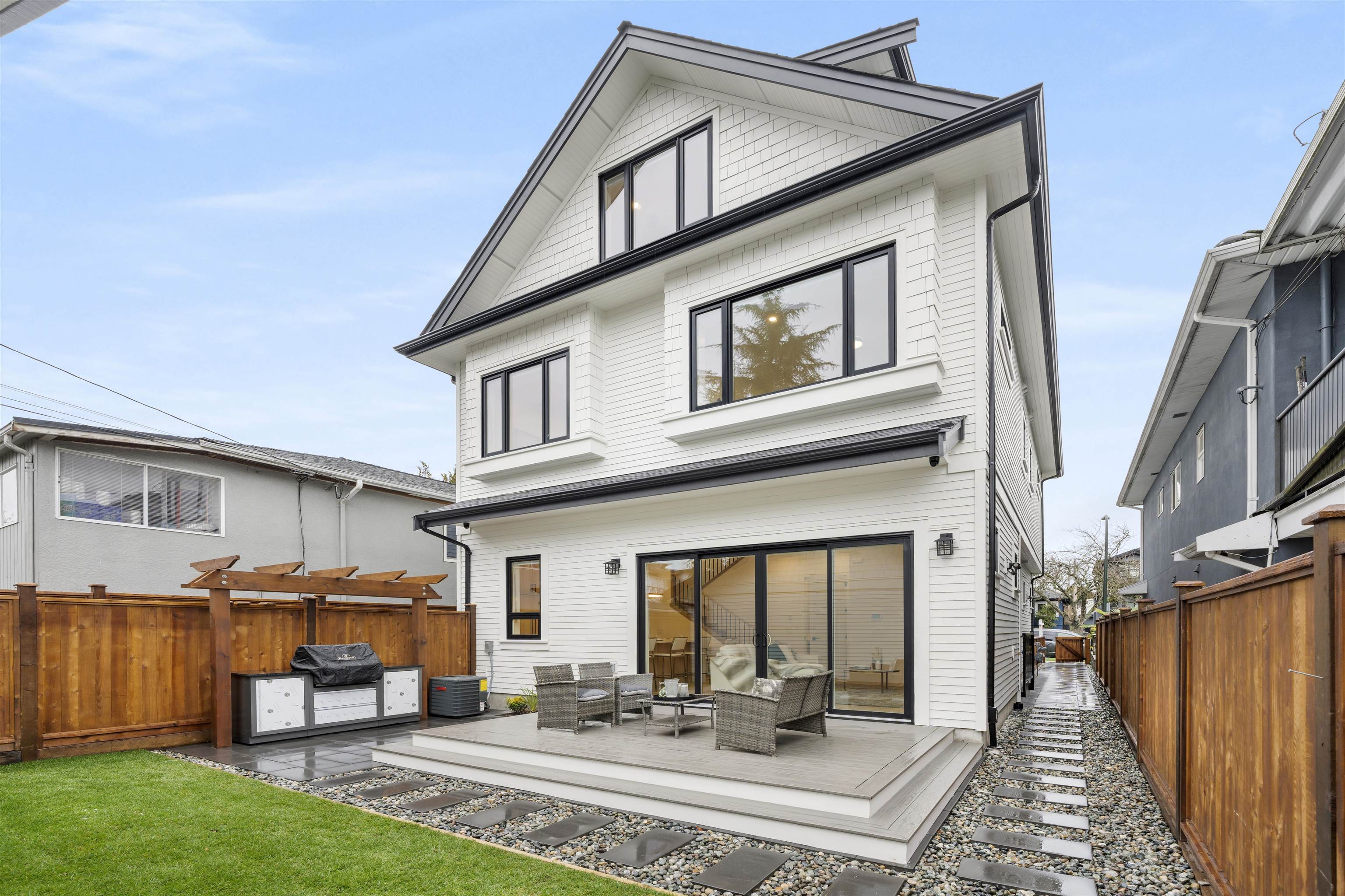 6453 Sophia Street, Vancouver, BC, V5W 2W9