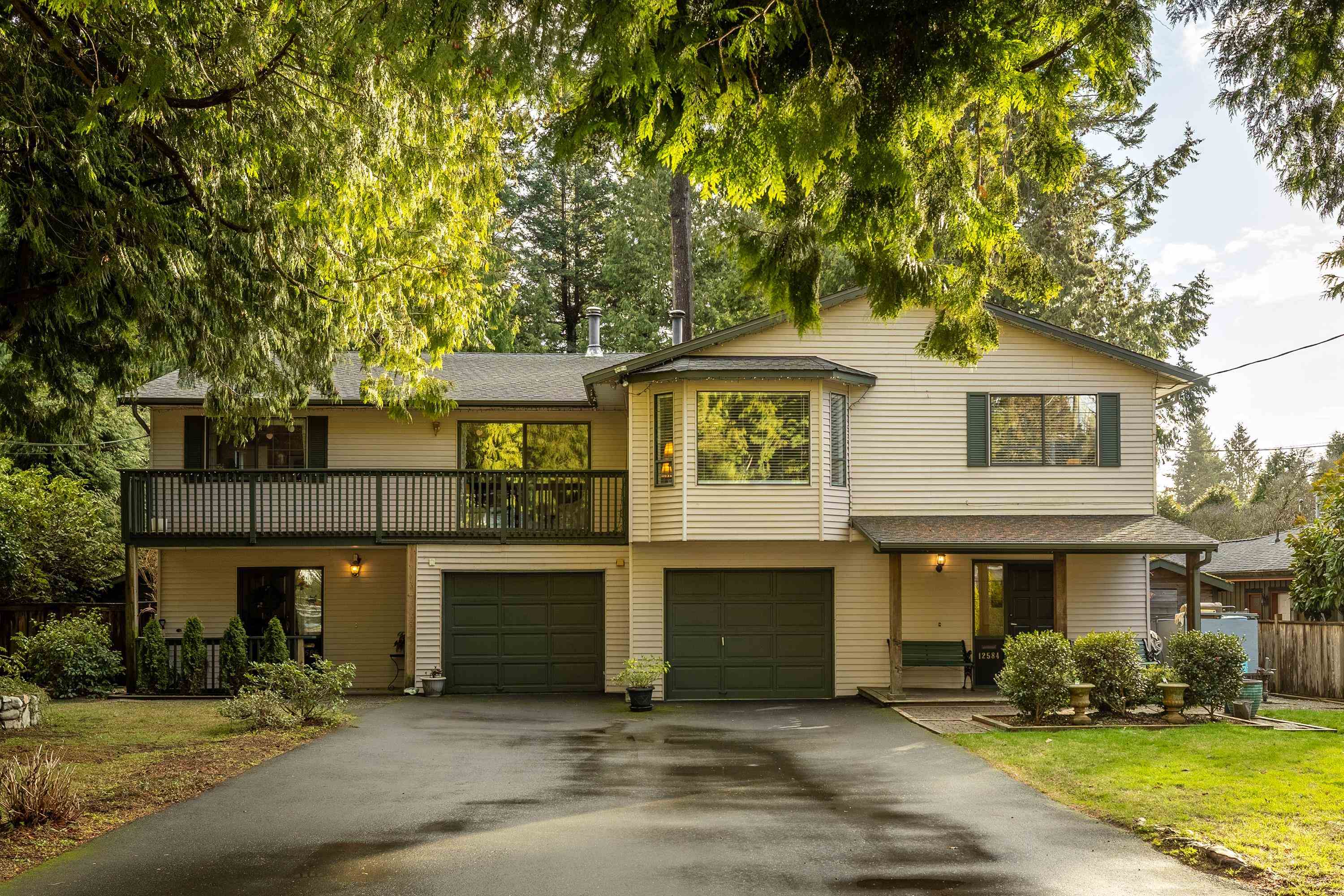 12584-12586 22 Avenue, Surrey, BC, V4A 2B7