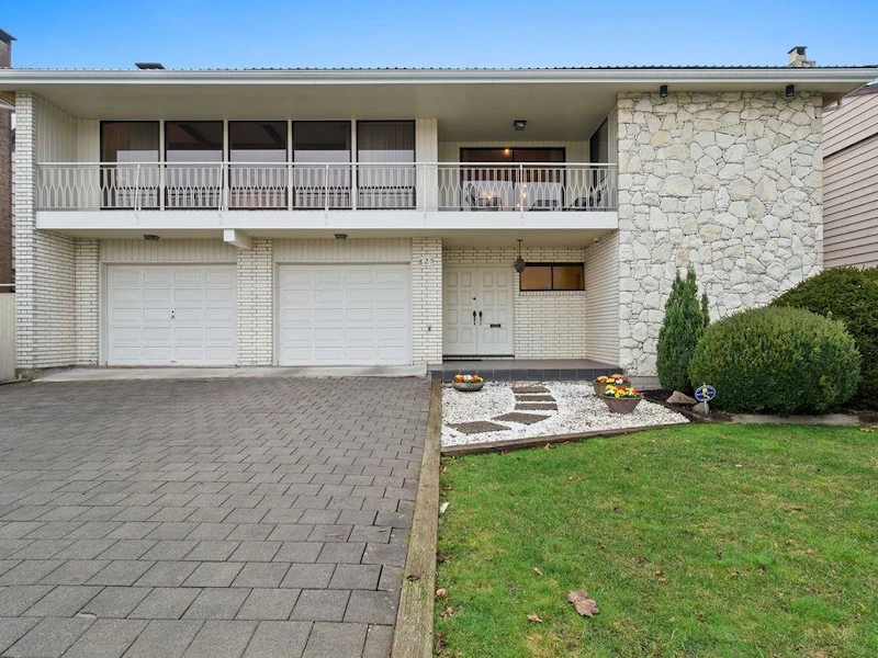 825 W 46th Avenue, Vancouver BC V5Z 2R4