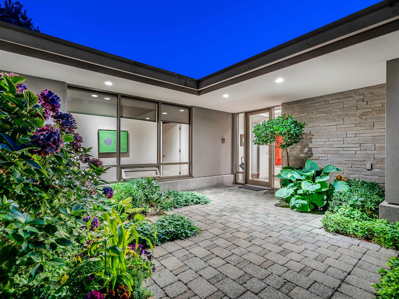 4954 Meadfeild Road, West Vancouver BC V7W 3J8