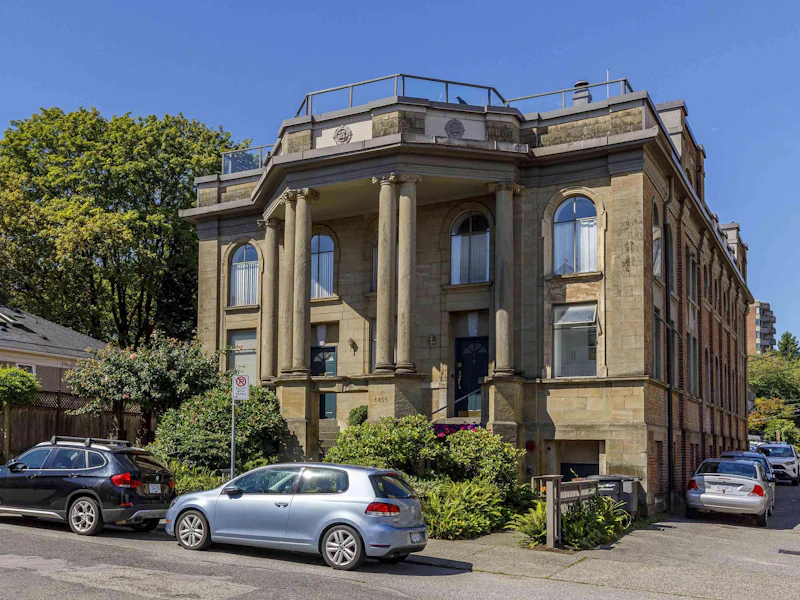4 - 1855 Vine Street, Vancouver BC V6K 3J8