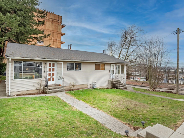 7380 --7384 James Street, Mission, BC, V2V 3V6
