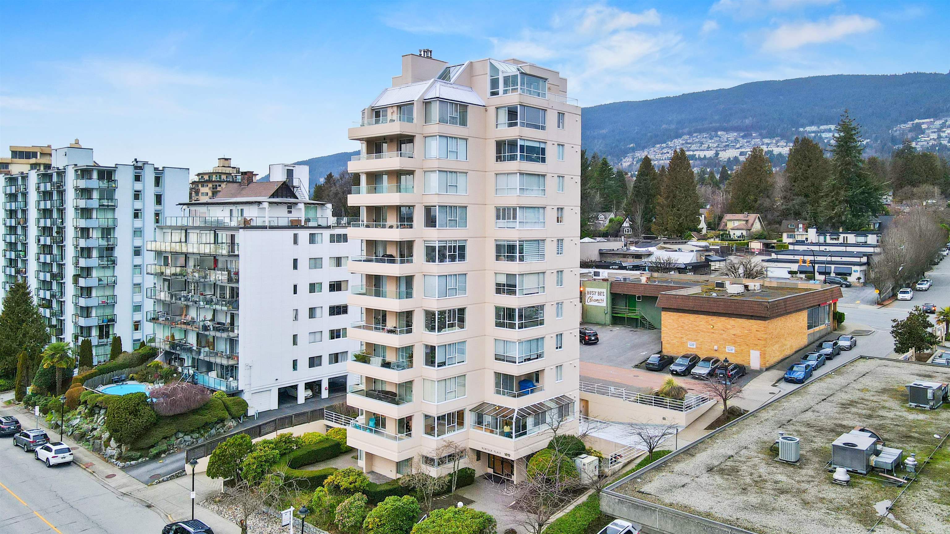 200-1819 Bellevue Avenue, West Vancouver, BC, V7V 1B2