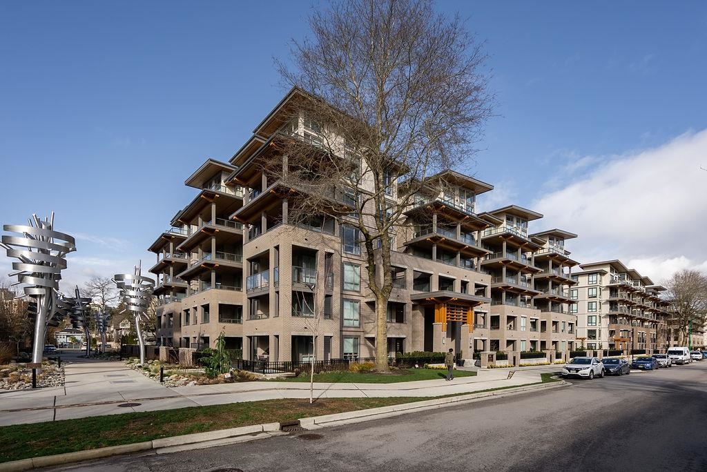 301-7169 14th Avenue, Burnaby, BC, V3N 0H6