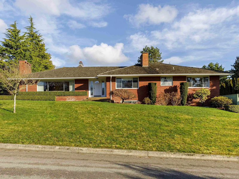 6052 Collingwood Place, Vancouver BC V6N 1V1