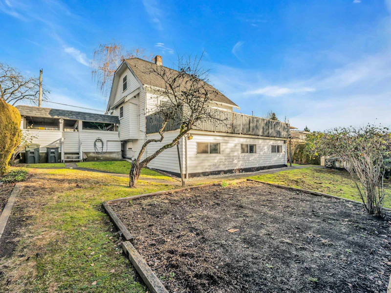 2271 Sperling Avenue, Burnaby BC V5B 4K8