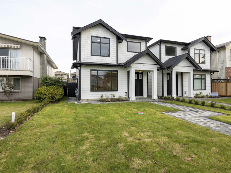 6750 Lakeview Avenue, Burnaby, BC, V5E 2P4