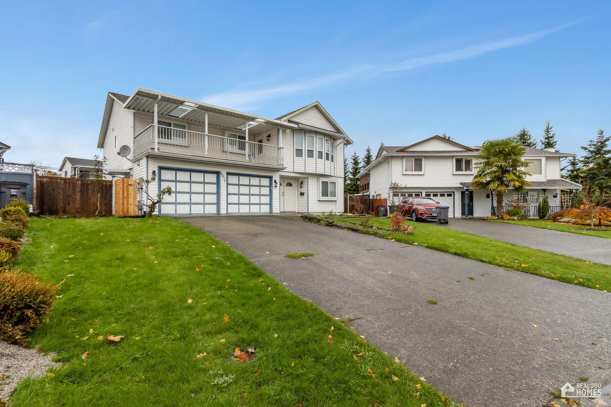 8275 132a Street, Surrey, BC, V3W 8Z5