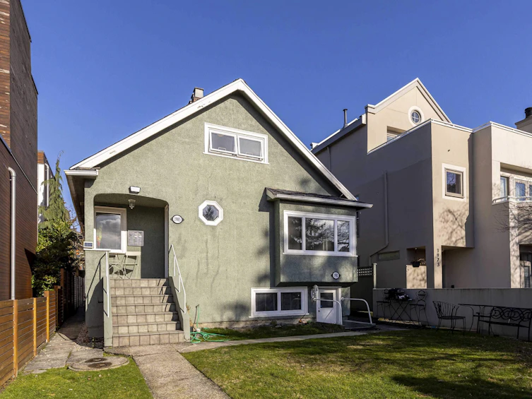 1985 Whyte Avenue, Vancouver, BC, V6J 1B4