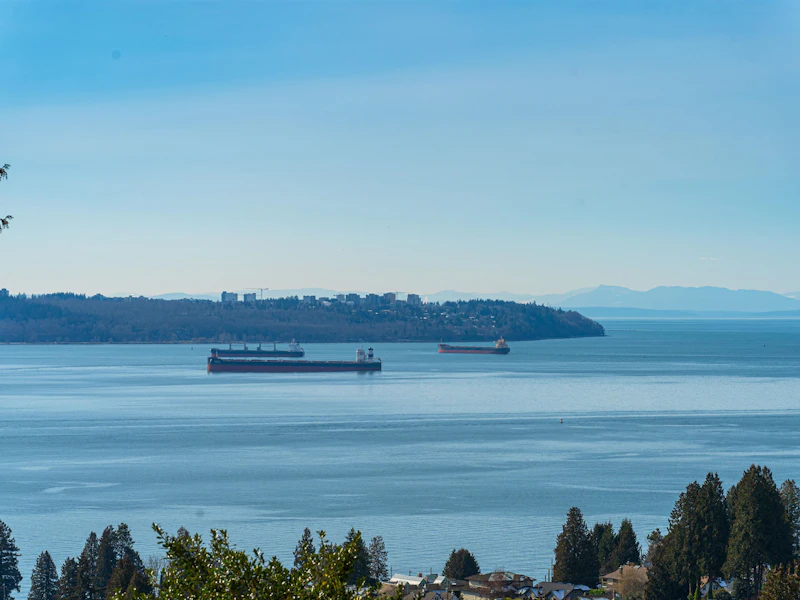 2410 Queens Avenue, West Vancouver BC V7V 2Y6