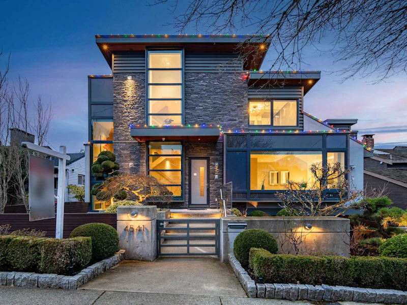 4541 Belmont Avenue, Vancouver BC V6R 1C5