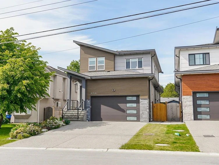 11701 74 Avenue, Delta, BC, V4C 1E6