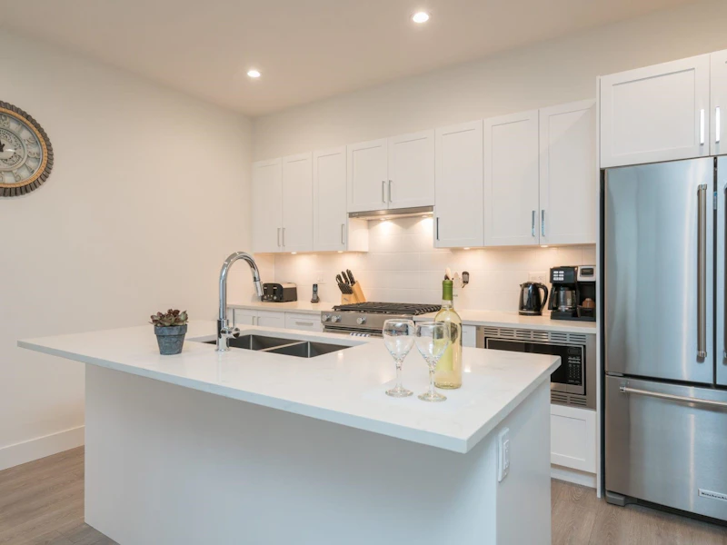 111 - 16433 19th Avenue, Surrey BC