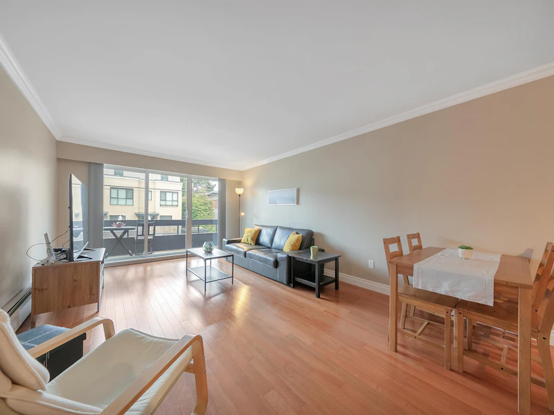 211 - 2025 W 2nd Avenue, Vancouver BC V6J 1J6
