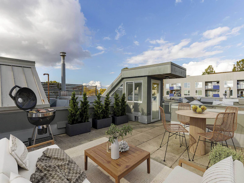 411 - 2288 Marstrand Avenue, Vancouver BC V6K 4S9