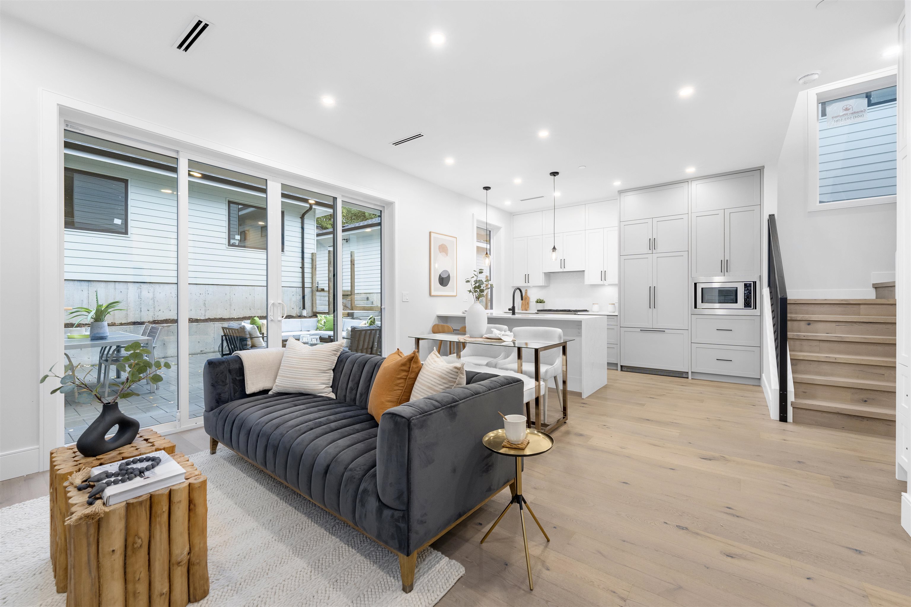 2-3523 E Georgia Street, Vancouver, BC, V5K 2L9