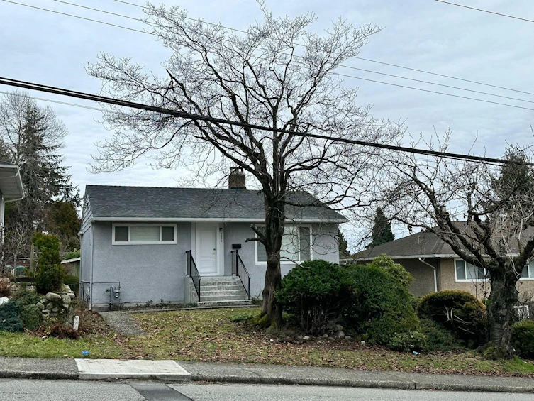 7850 Patterson Avenue, Burnaby, BC, V5J 3P5