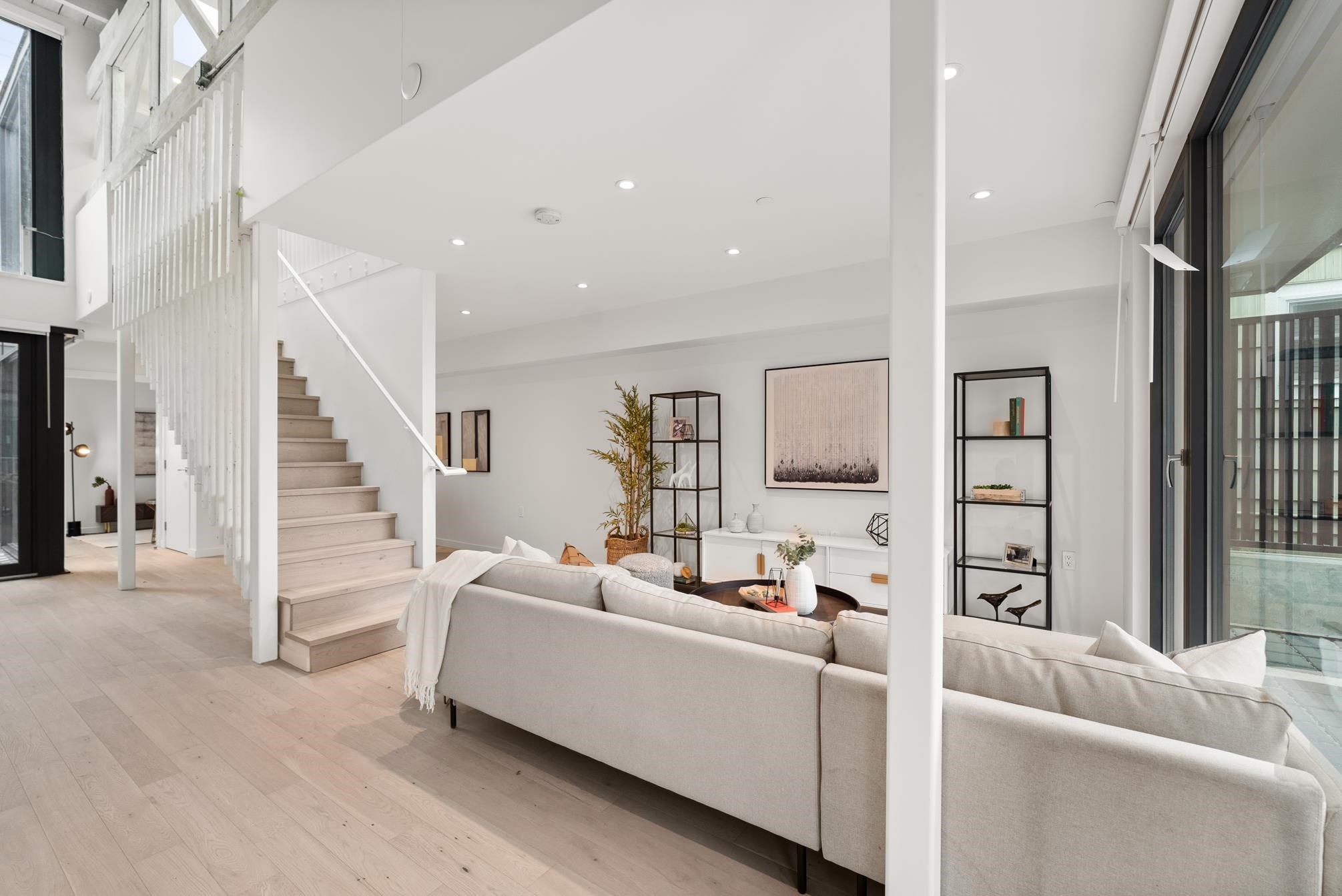 8-8 W 17th Avenue, Vancouver, BC, V5Y 1Z4