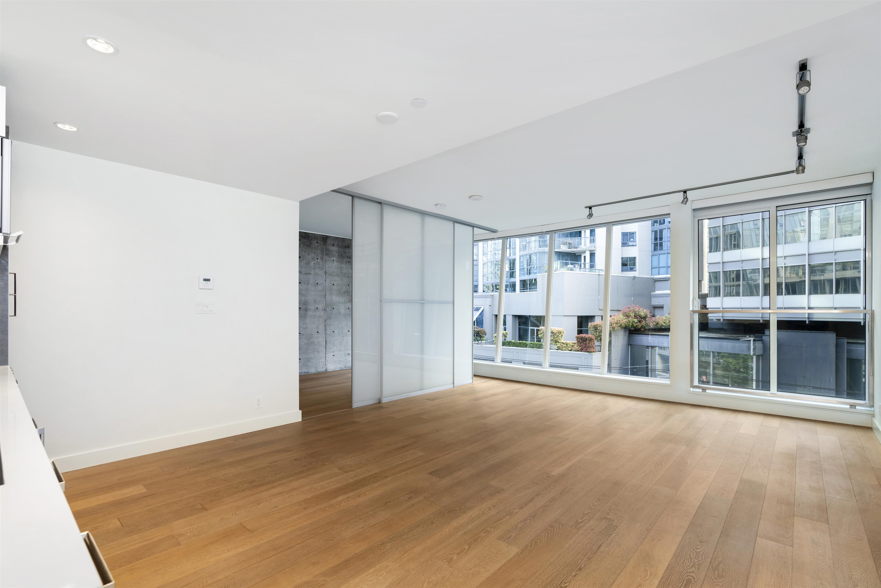 402-1477 W Pender Street, Vancouver, BC, V6G 2S3