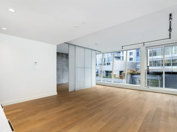 402-1477 W Pender Street, Vancouver, BC, V6G 2S3