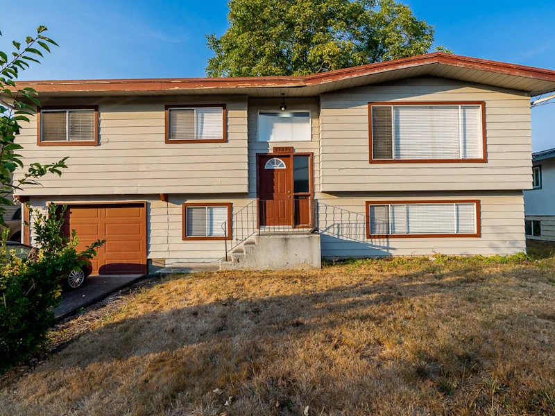 33835 Fern Street, Abbotsford BC V2S 1G4