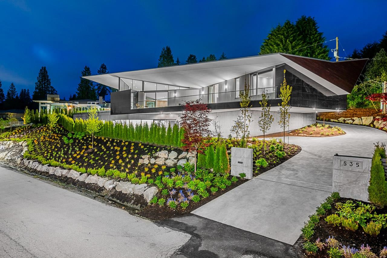 535 Robin Hood Road, West Vancouver, BC, V7S 1T4