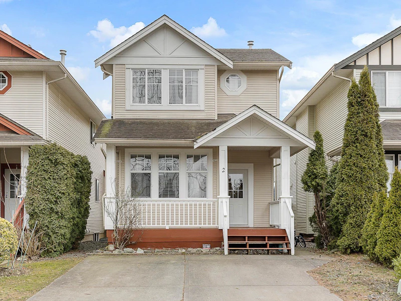 2 - 45306 Balmoral Avenue, Chilliwack BC V2R 2M4