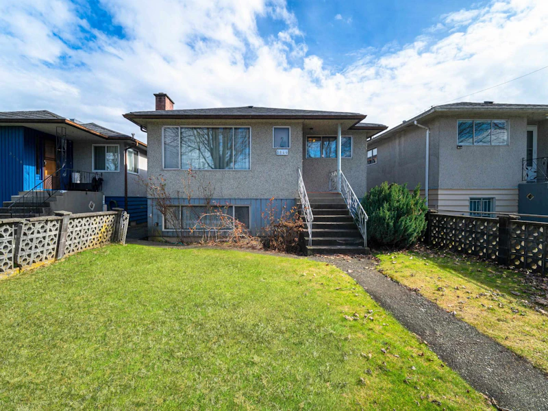 3844 Beatrice Street, Vancouver BC V5N 4H5