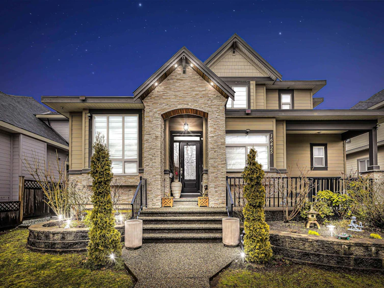 16425 104 Avenue, Surrey, BC, V4N 1Z6