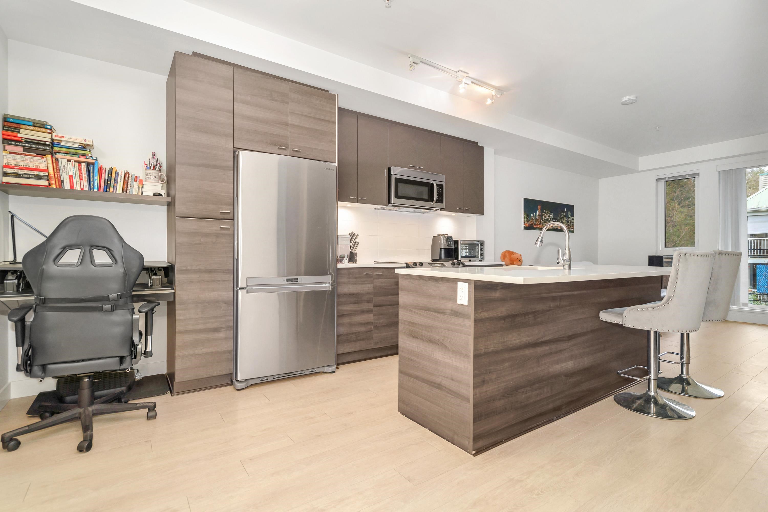 312-13931 Fraser Highway, Surrey, BC, V3T 4E6