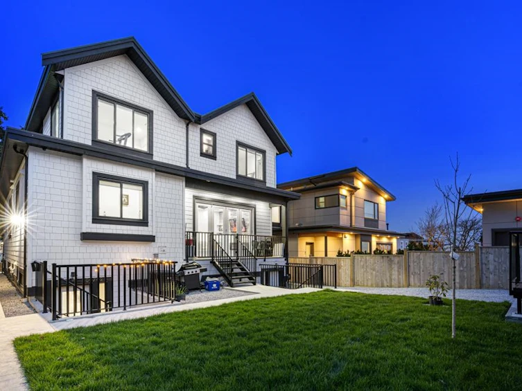 8007 Elliott Street, Vancouver, BC, V5S 2P3