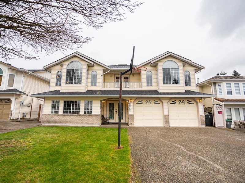 8079 Dominion Place, Surrey BC V3W 6B2