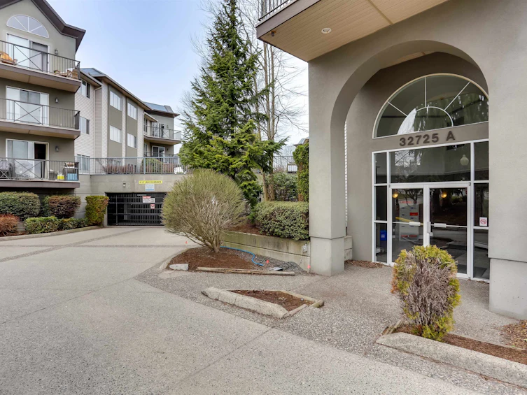 206-32725 George Ferguson Way, Abbotsford, BC, V2T 5M5