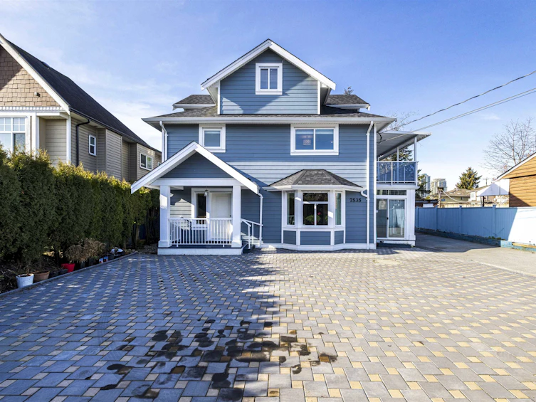7535 Burgess Street, Burnaby, BC, V3N 3H9